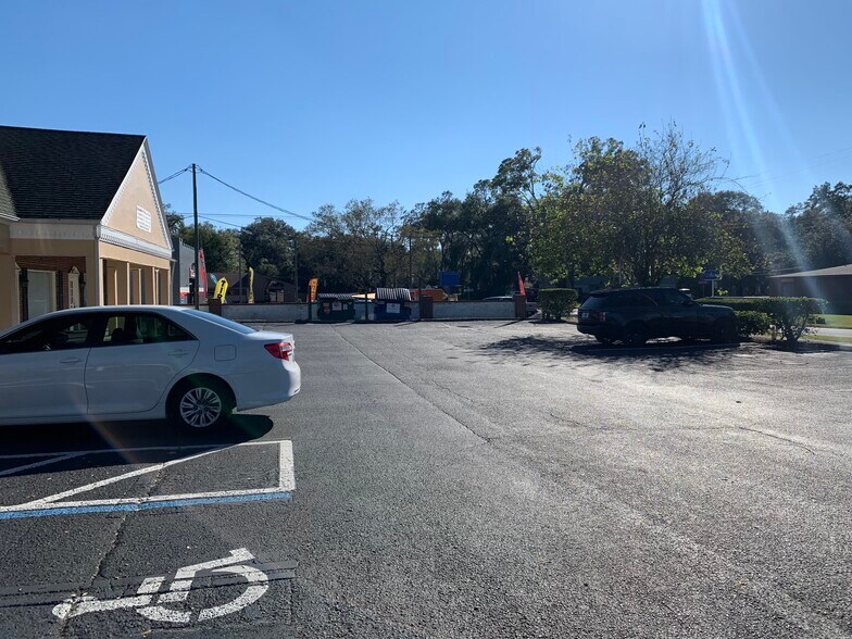 More Photos Of 110 Lithia Pinecrest Rd S, Brandon Office For Lease