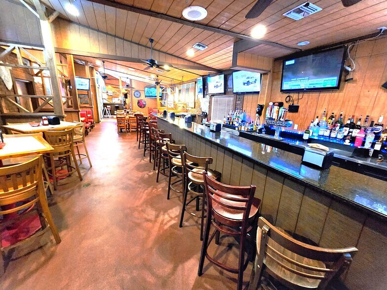 More Photos Of 1981 N Wickham Rd, Melbourne Restaurant For Lease