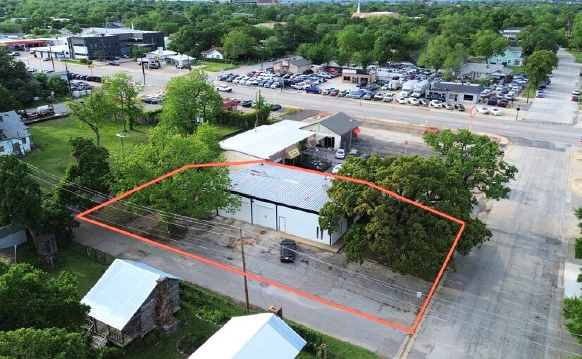 Primary Photo Of 206 Pecan St, Arlington Auto Repair For Lease