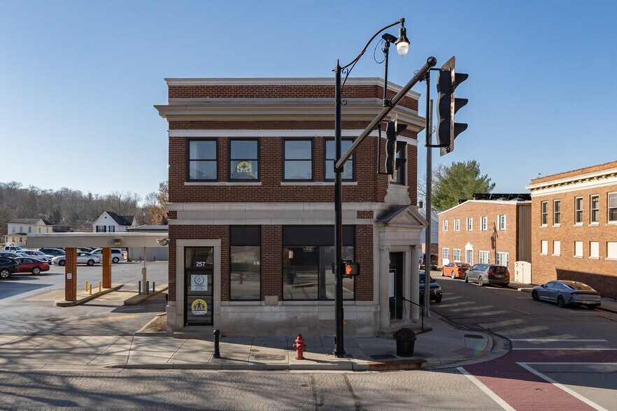 More Photos Of 251 E Main St, Batavia Office For Sale