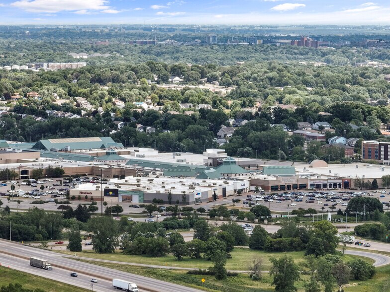 More Photos Of 2301 Jones Blvd, Coralville Medical For Sale