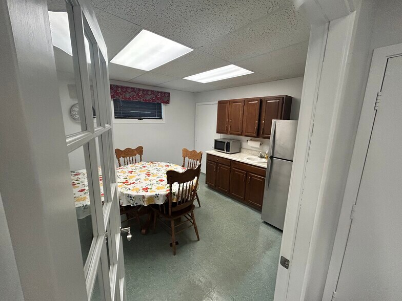 More Photos Of 1365 Blue Mountain Dr, Danielsville Office For Lease