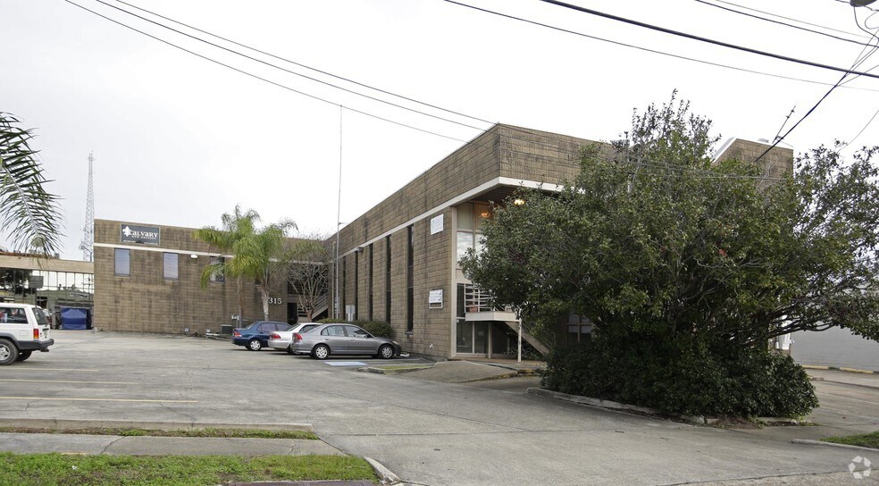 Primary Photo Of 2315 N Woodlawn Ave, Metairie Office For Lease