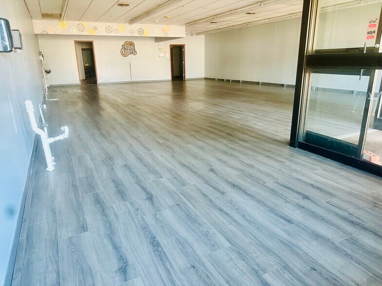 More Photos Of 314 E Main St, Rockwell Medical For Lease