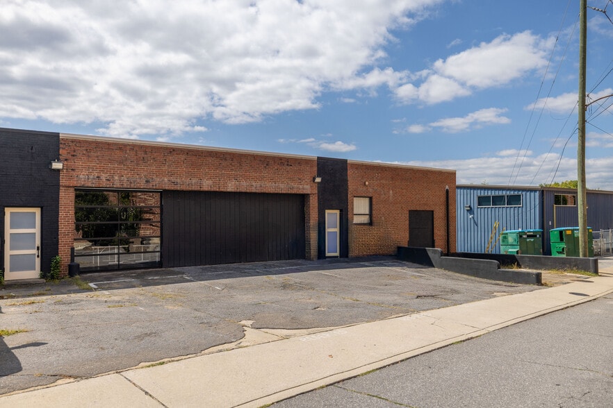 More Photos Of 46 Aston St, Asheville Light Manufacturing For Lease