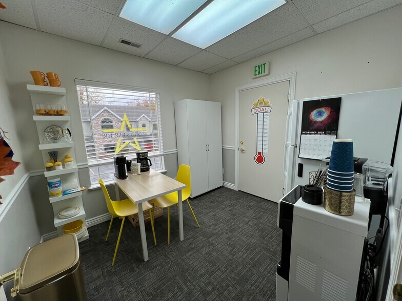 More Photos Of 9131-9133 S Monroe Plaza Way, Sandy Office Residential For Lease