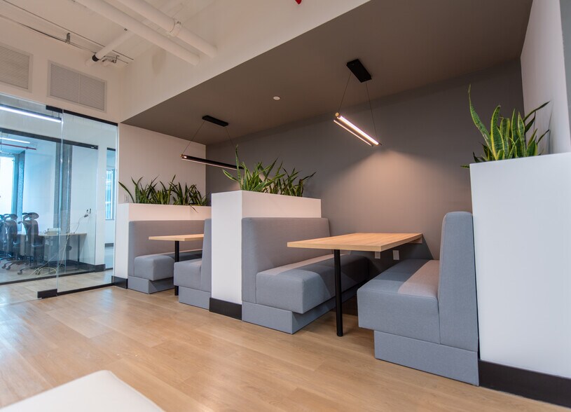 More Photos Of 1100 Brickell Bay Dr, Miami Coworking Space