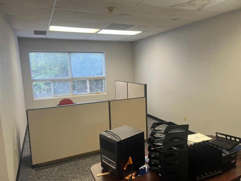 More Photos Of 12604A 3rd, Grandview Medical For Lease