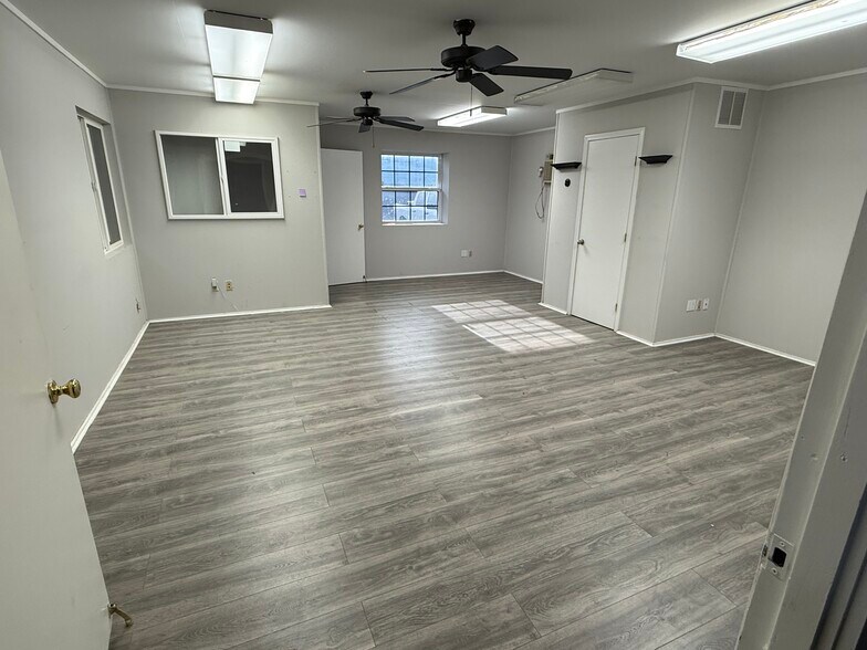 More Photos Of 5701 Steep Hill Rd, Fort Smith Industrial For Lease