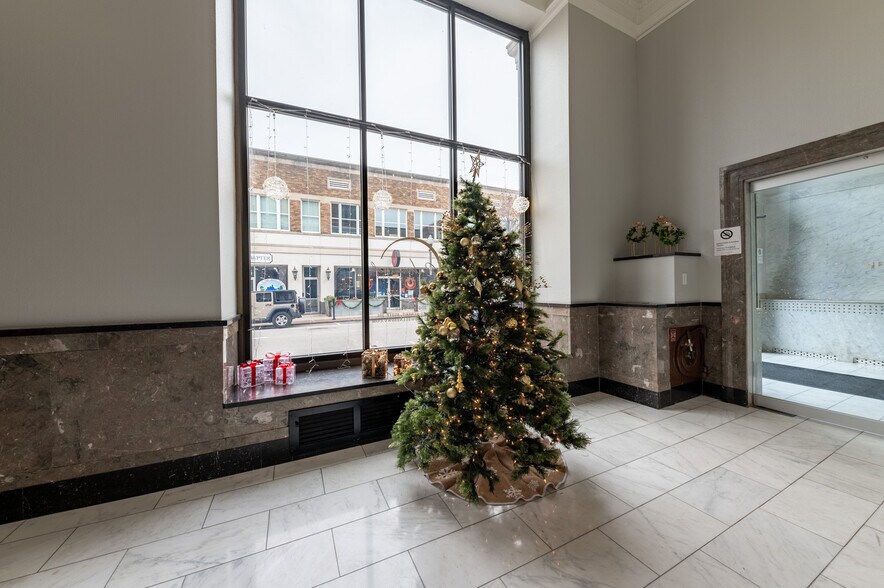 More Photos Of 700 Market St, Parkersburg Office For Lease