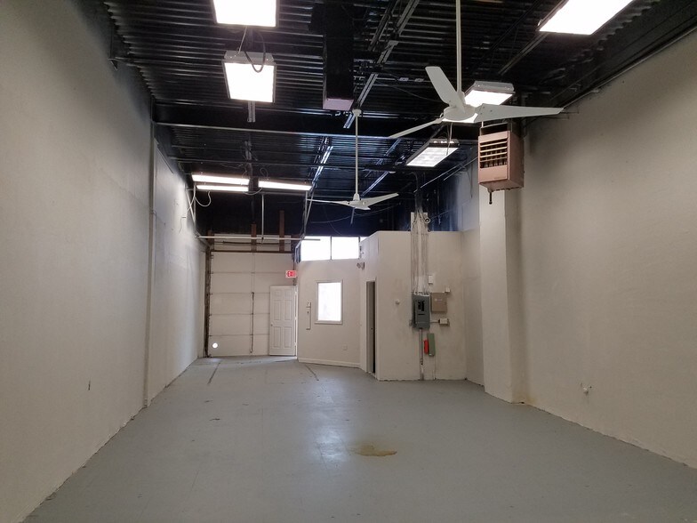 More Photos Of 18775 N Frederick Rd, Gaithersburg Warehouse For Lease
