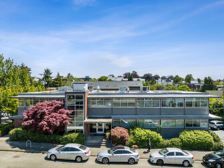 Primary Photo Of 4444 Woodland Park Ave N, Seattle Medical For Sale