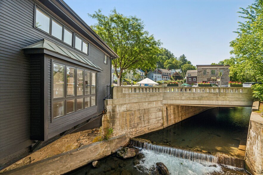 More Photos Of 26 Central St, Woodstock General Retail For Sale