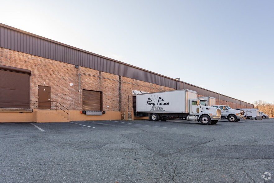 More Photos Of 1615 Robin Cir, Forest Hill Light Distribution For Lease