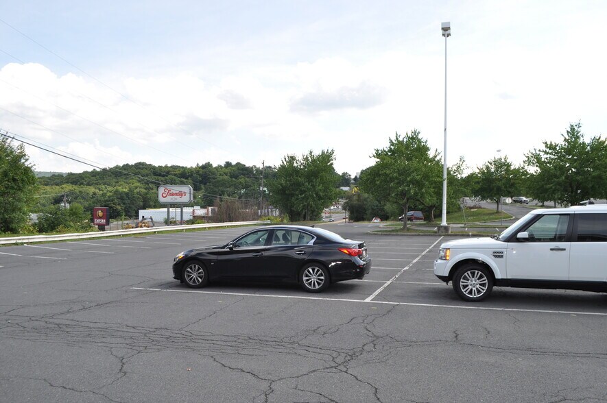 More Photos Of 7340 Fairlane Village Mall, Pottsville Freestanding For Sale