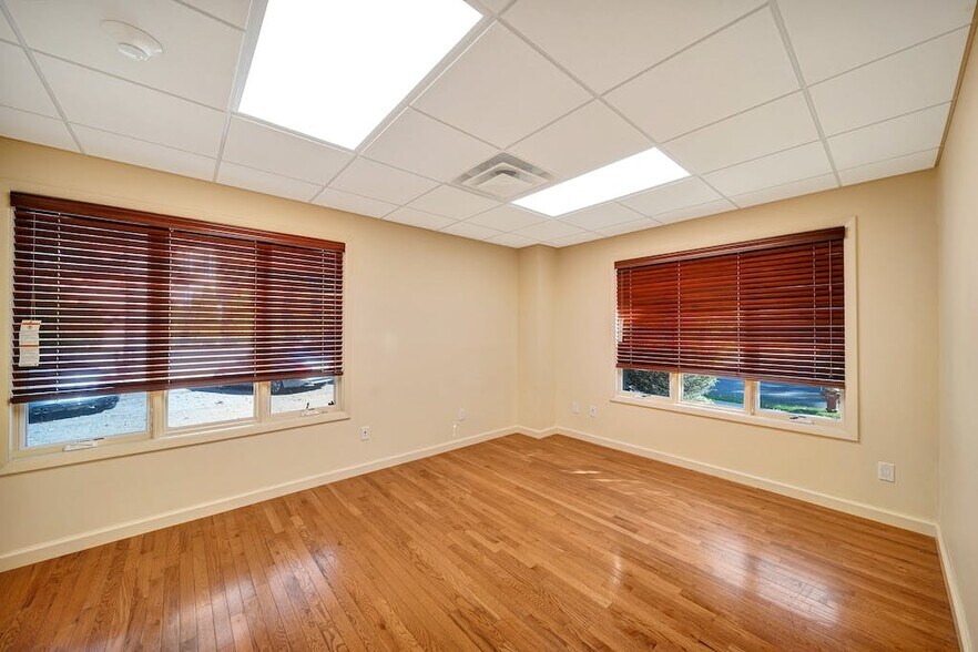 More Photos Of 45 Legion Dr, Cresskill Medical For Sale