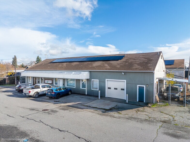 More Photos Of 104-106 N Hutchinson Rd, Spokane Valley Flex For Sale