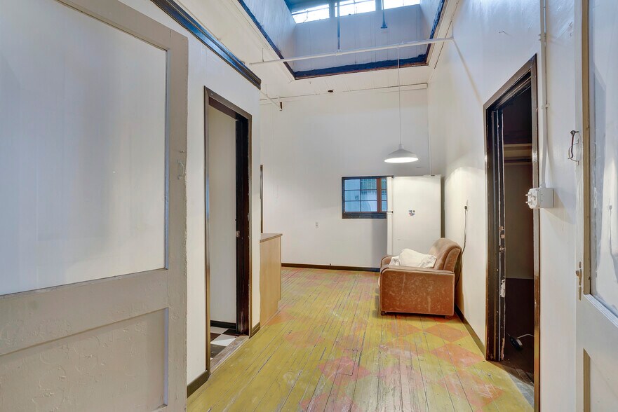 More Photos Of 45 Broadway, Brooklyn Storefront Retail Residential For Lease