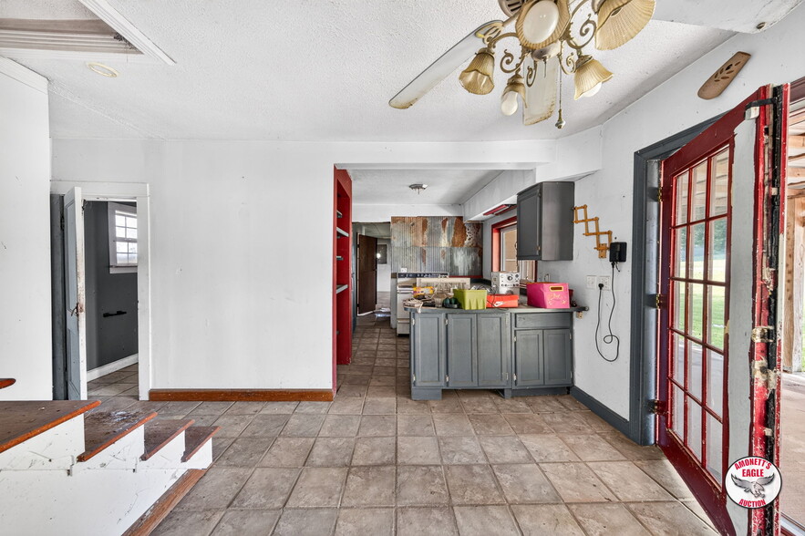 More Photos Of 2969 Moodyville Rd, Byrdstown General Retail For Sale