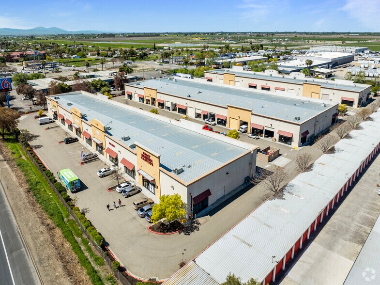 More Photos Of 470 W Larch Rd, Tracy Service For Sale