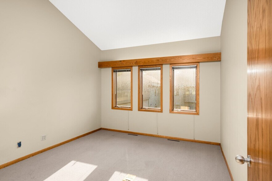 More Photos Of 7815 Telegraph Rd, Bloomington Office For Sale