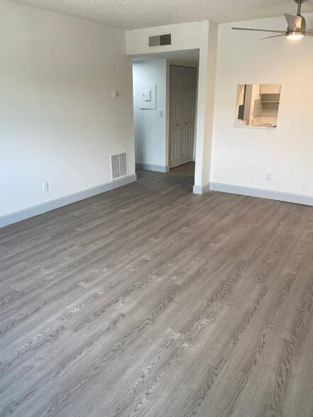 More Photos Of 120 47th Ave N, Saint Petersburg Apartments For Sale