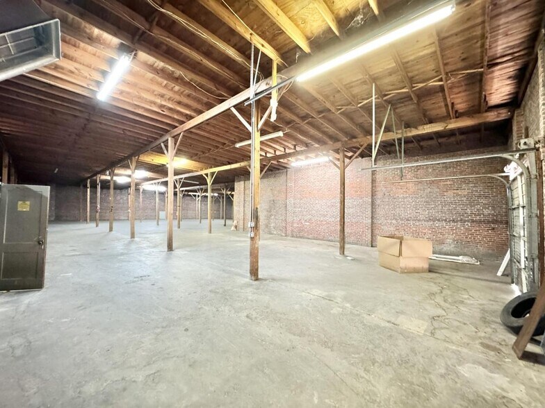 More Photos Of 803 9th St S, Columbus Warehouse For Lease