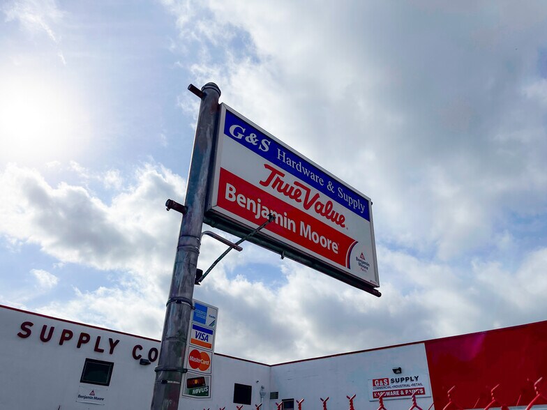 More Photos Of 251 Hudson St, Hackensack Warehouse For Lease