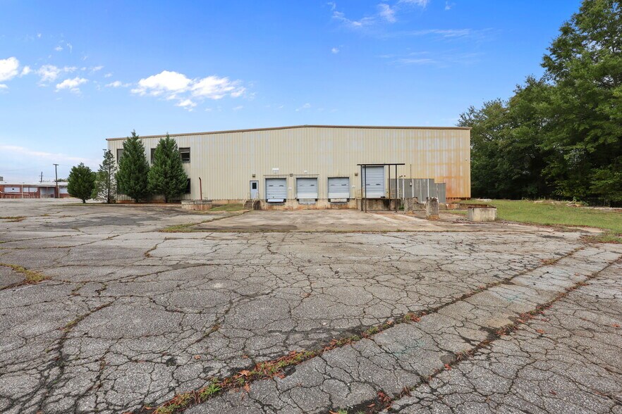 More Photos Of 110 Thermoid Way, Salisbury Manufacturing For Sale