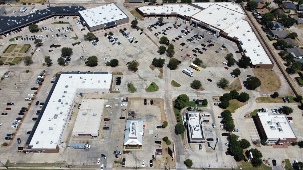 More Photos Of 1565 W Main St, Lewisville Unknown For Lease