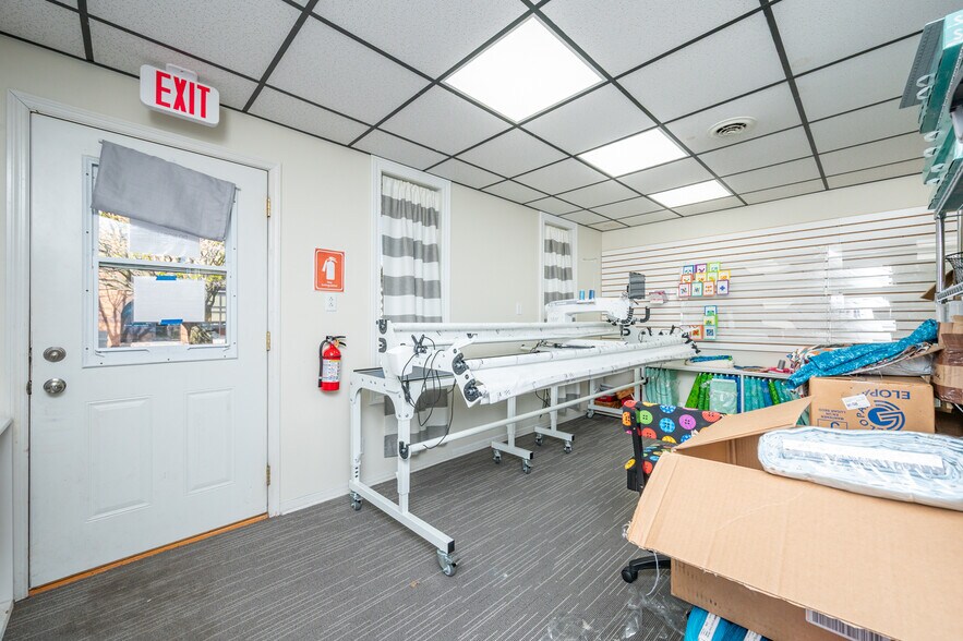 More Photos Of 17 Main St SE, Bondurant Freestanding For Sale