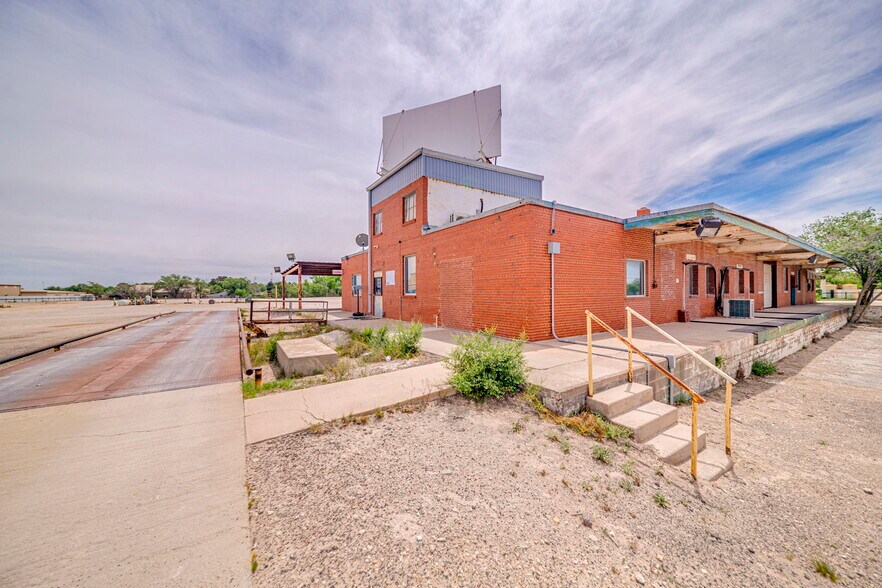 More Photos Of 2419 W Murphy St, Odessa Truck Terminal For Sale