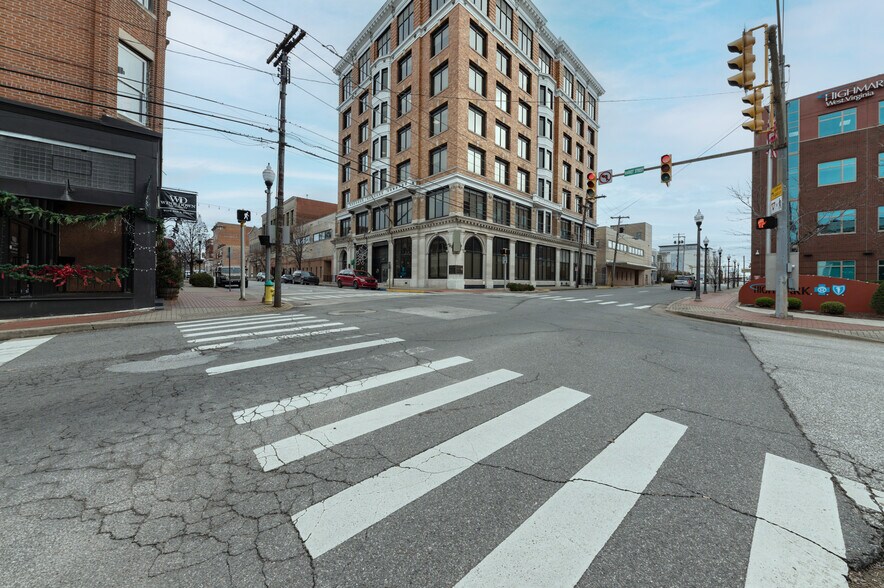 More Photos Of 700 Market St, Parkersburg Office For Lease