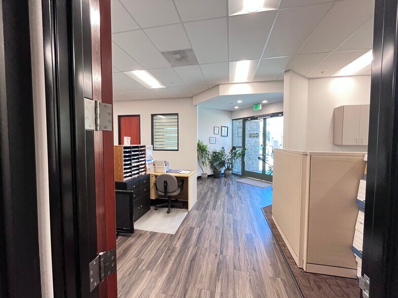 More Photos Of 1935 Chicago Ave, Riverside Office For Sale