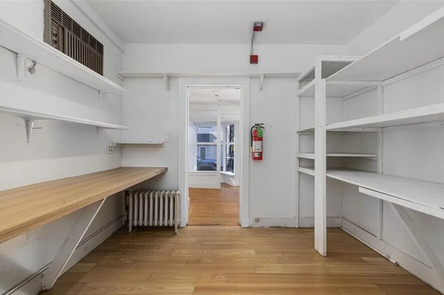 More Photos Of 138 Spring St, Newport General Retail For Sale