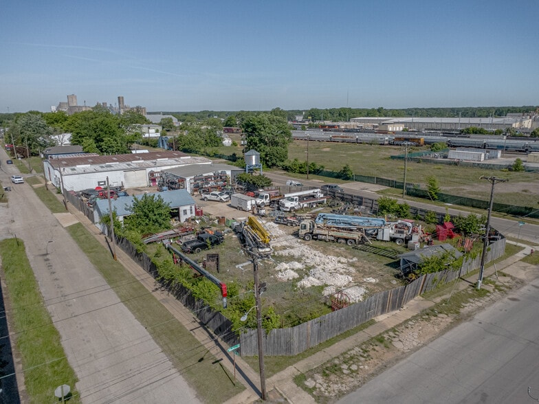 More Photos Of 301 Burke Ave, Jonesboro Warehouse For Sale