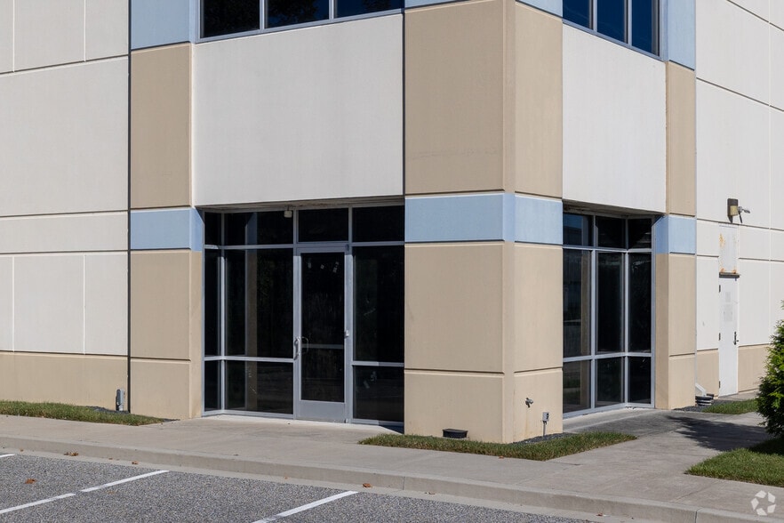 More Photos Of 1411 Tangier Dr, Middle River Warehouse For Lease