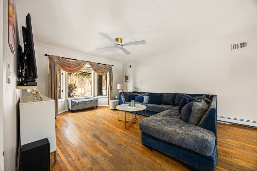 More Photos Of 146 Halpin Ave, Staten Island Multifamily For Sale