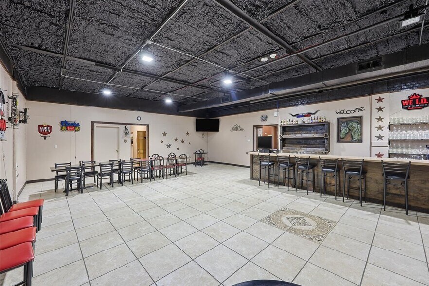 More Photos Of 3720 W Park Ave, Orange Flex For Sale