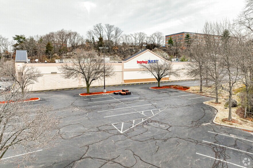 More Photos Of 160 Granite Ave, Braintree Freestanding For Sale