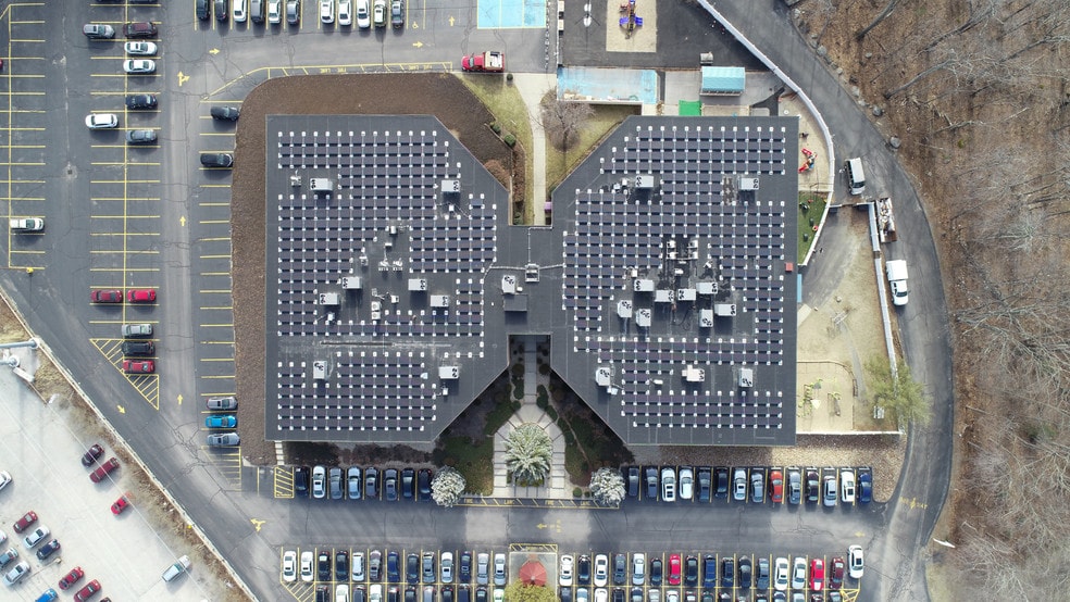 Primary Photo Of 25 Blackstone Valley Pl, Lincoln Medical For Sale