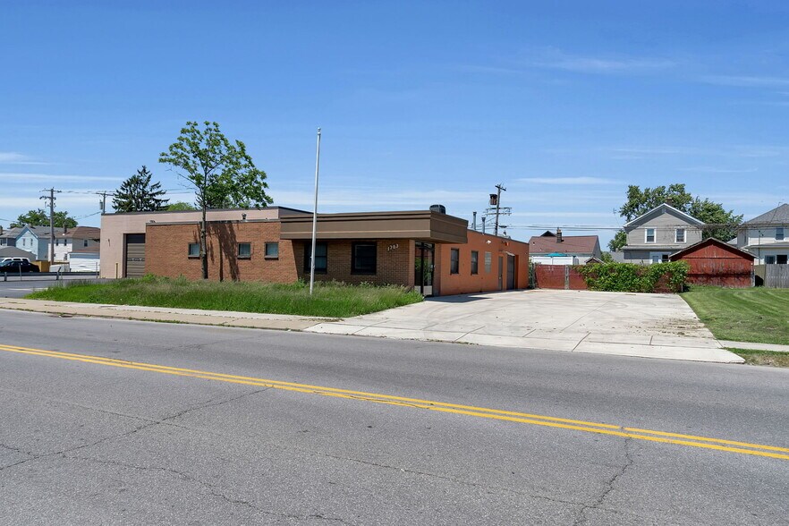 More Photos Of 1783 Kenmore Ave, Kenmore Warehouse For Sale