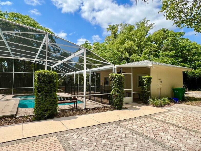 More Photos Of 317 S Volusia Ave, Orange City Freestanding For Sale