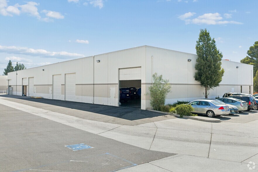 More Photos Of 53A Bonaventura Dr, San Jose Warehouse For Lease