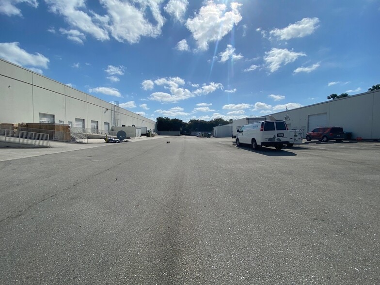 More Photos Of 3100-3130 Commerce Pky, Miramar Light Manufacturing For Lease