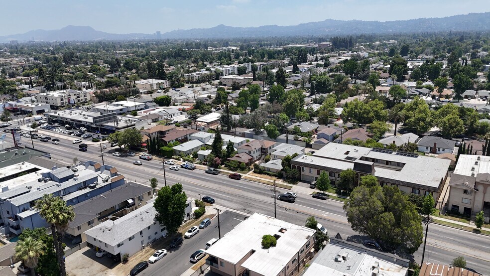 More Photos Of 13350 Victory Blvd, Van Nuys Apartments For Sale