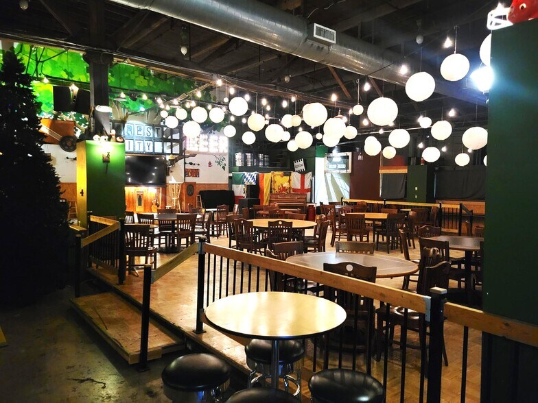 More Photos Of 2135 Columbus Rd, Cleveland Bar For Sale