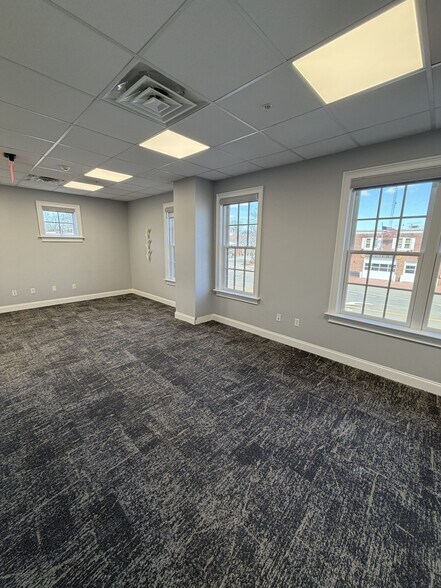 More Photos Of 670 Boston Post Rd, Madison Office For Lease