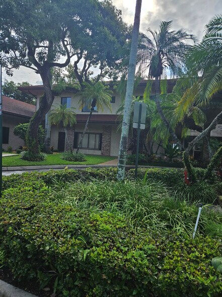 More Photos Of 300 NW 70th Ave, Plantation Medical For Lease