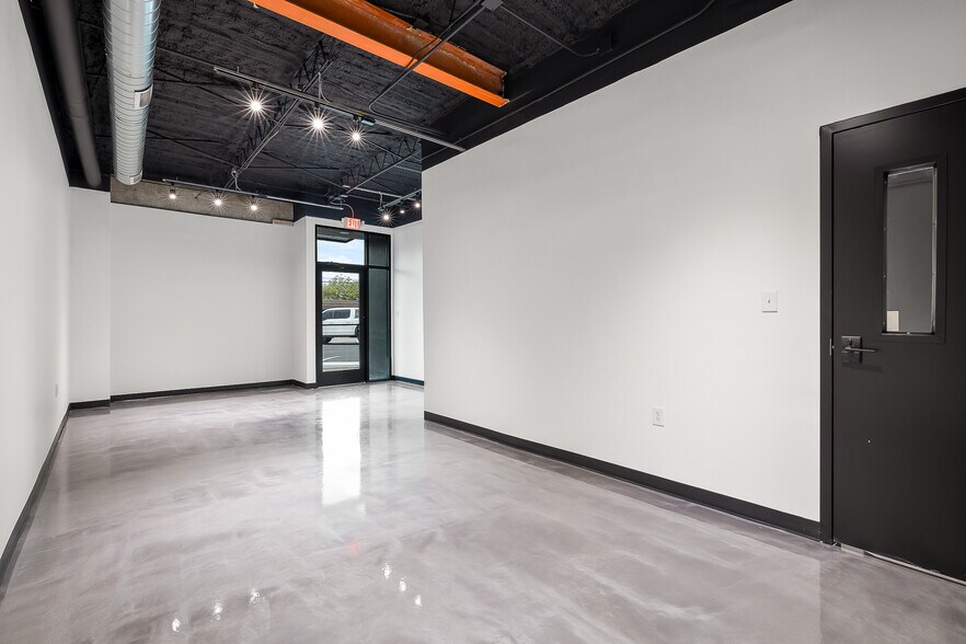 More Photos Of 804 Pecan Blvd, McAllen Coworking Space